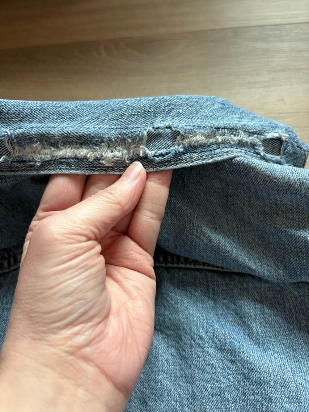 Levi's Distressed Denim Trucker Jacket Medium Blue- size S - Picture 11 of 11